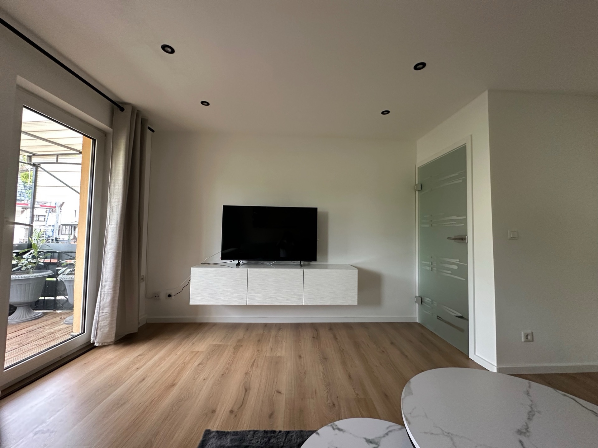 Wohnzimmer mit Smart-TV